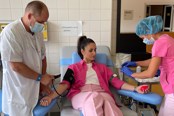 Совет блогеров при Комитете Федерации провел акцию в поддержку донорства крови в Центре Дмитрия Рогачева